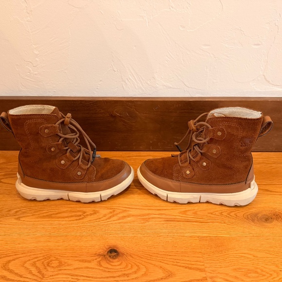 Sorel Explorer™ Lace WP in Velvet Tan/Chalk (Size 1 Little Kid) - Picture 5 of 9